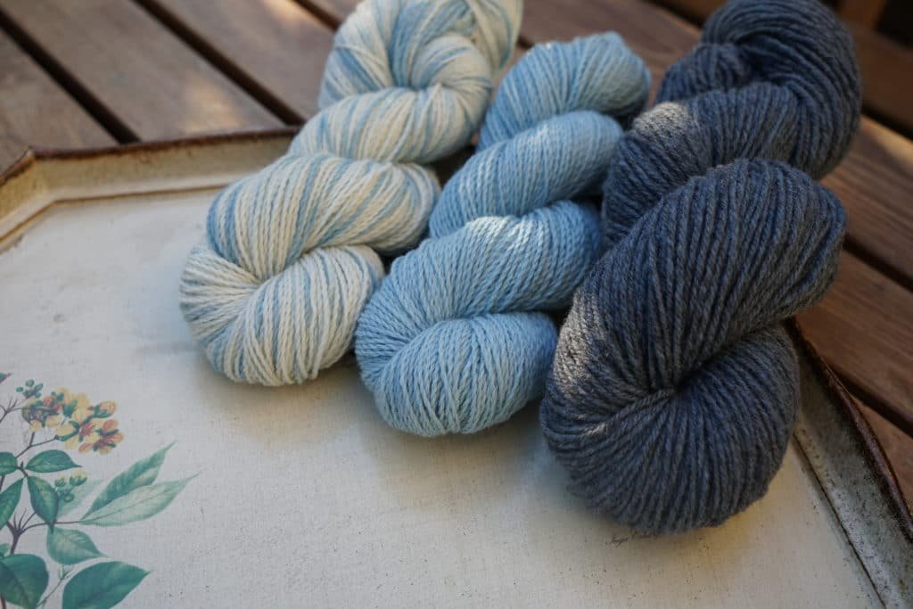 https://www.rosemaryandpinesfiberarts.de/wp-content/uploads/2020/11/Rosemary-Pines-Fiber-Arts-yarn-natural-dyeing-indigo-1024x683.jpg