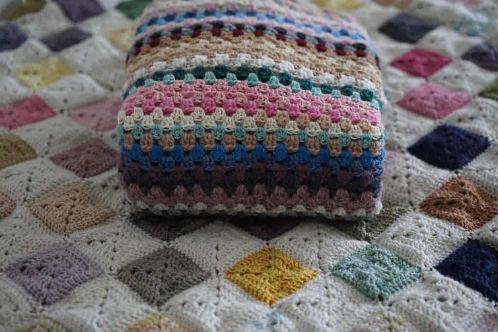 easy crochet blankets suitable for beginners