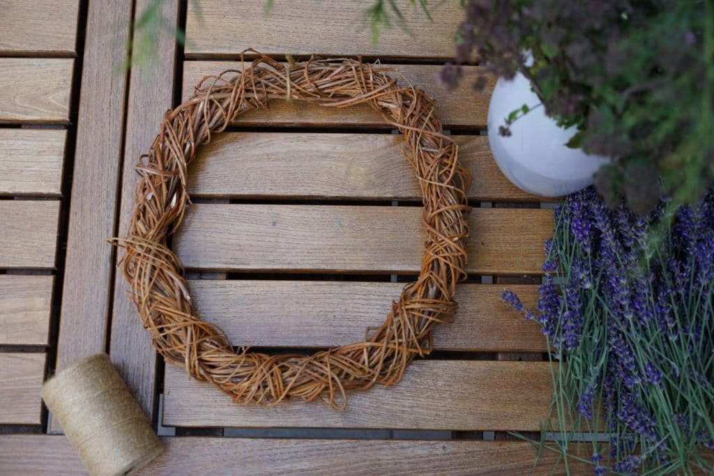 How To Make A Fragrant Wreath - Rosemary And Pines Fiber Arts