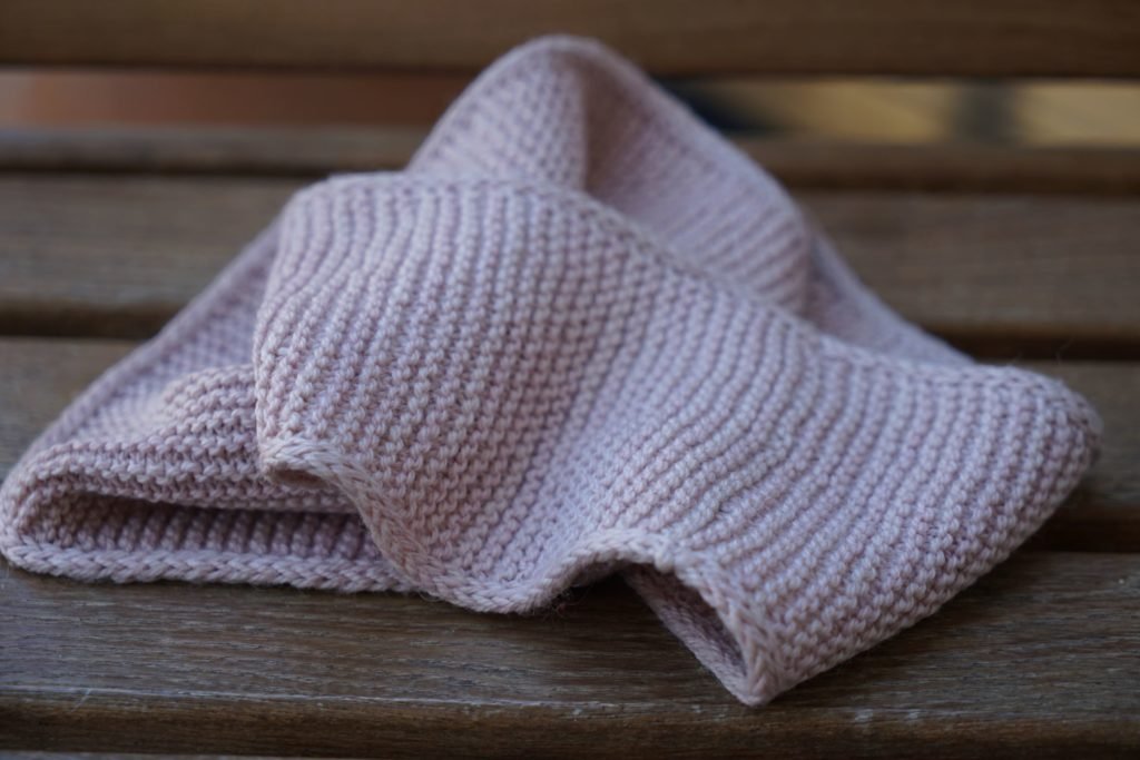 circle scarf in garter stitch