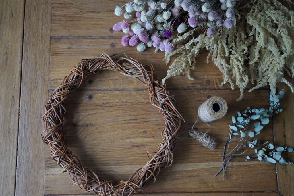 materials needed to make a dried flower wreath