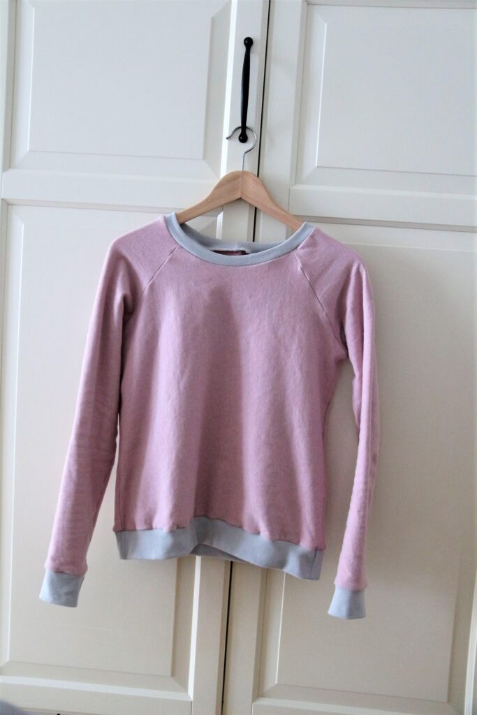 linden sweatshirt made out of light pink french terry