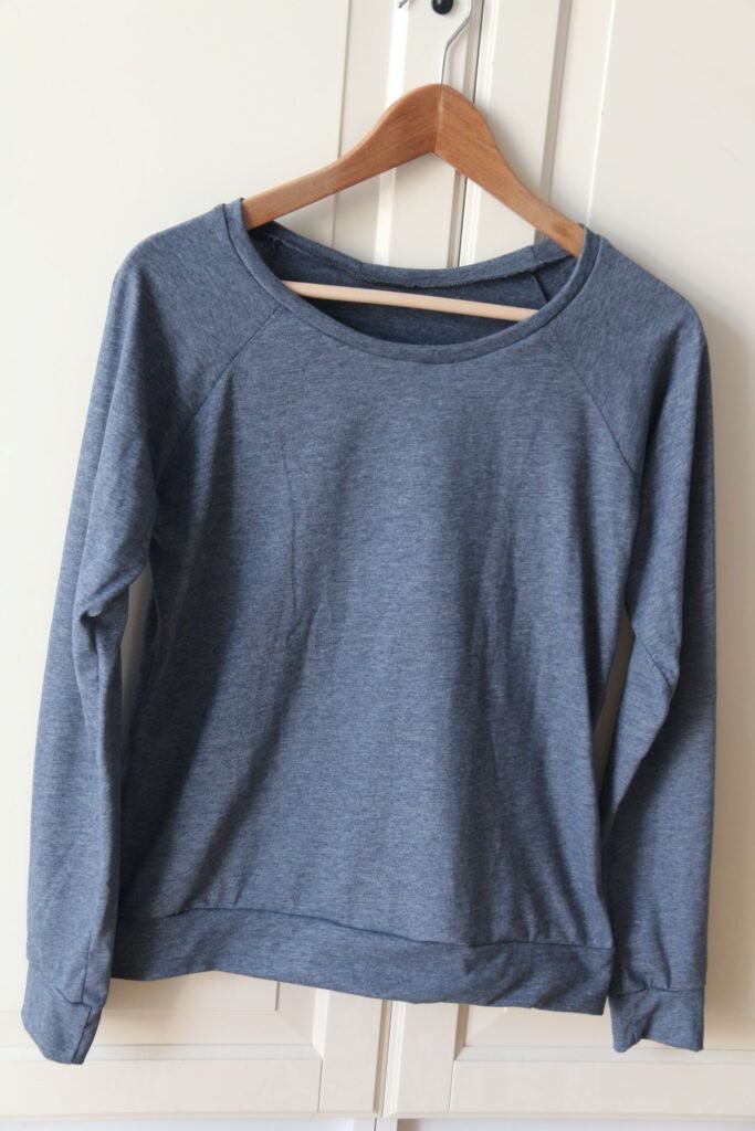 linden sweatshirt in a blue-grey jersey