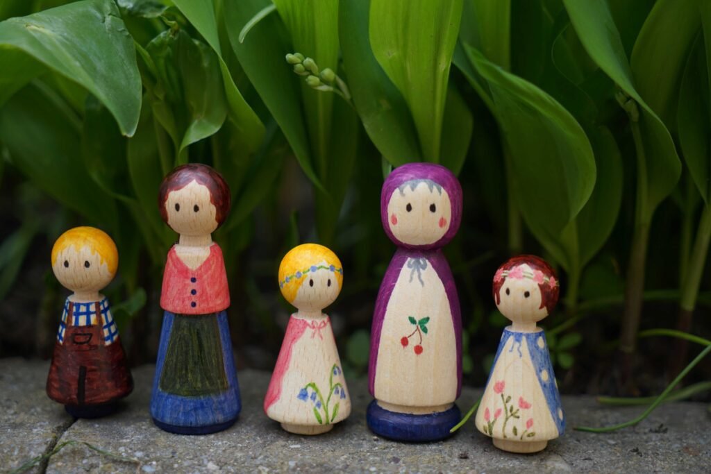 DIY Painted Wooden Peg Dolls - Rosemary And Pines Fiber Arts